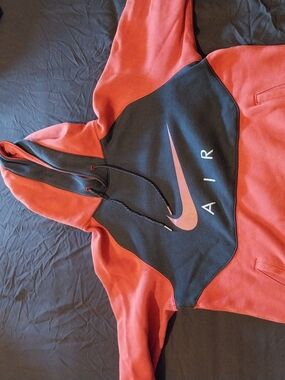 Nike Air Max Graphic Sleeve Sweatshirt - Red